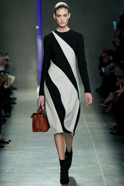 Look 18